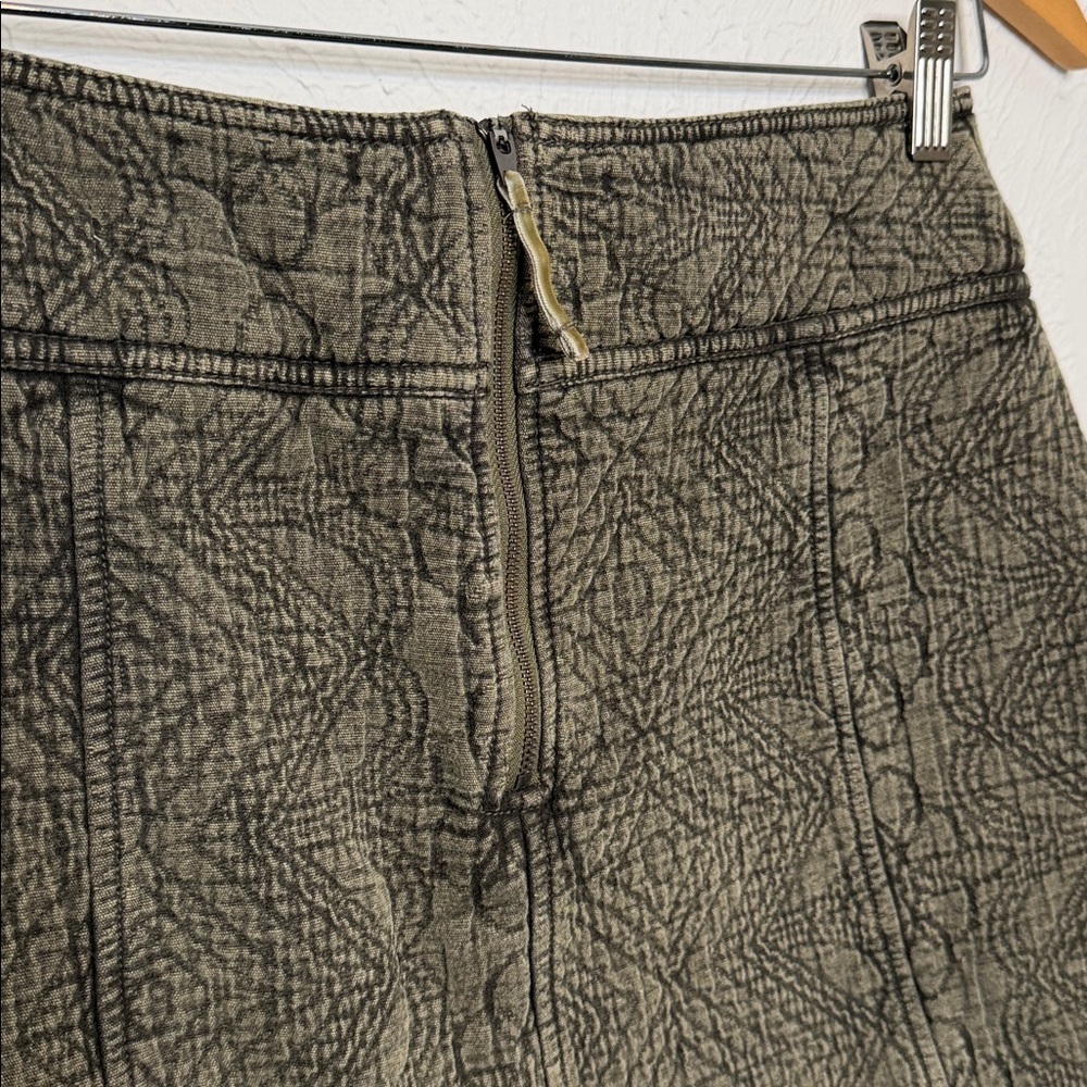 Anthropologie Pilcro A-Line Skirt Women's Mini
Cotton Quilted Back Zip size 4 - Picture 8 of 10